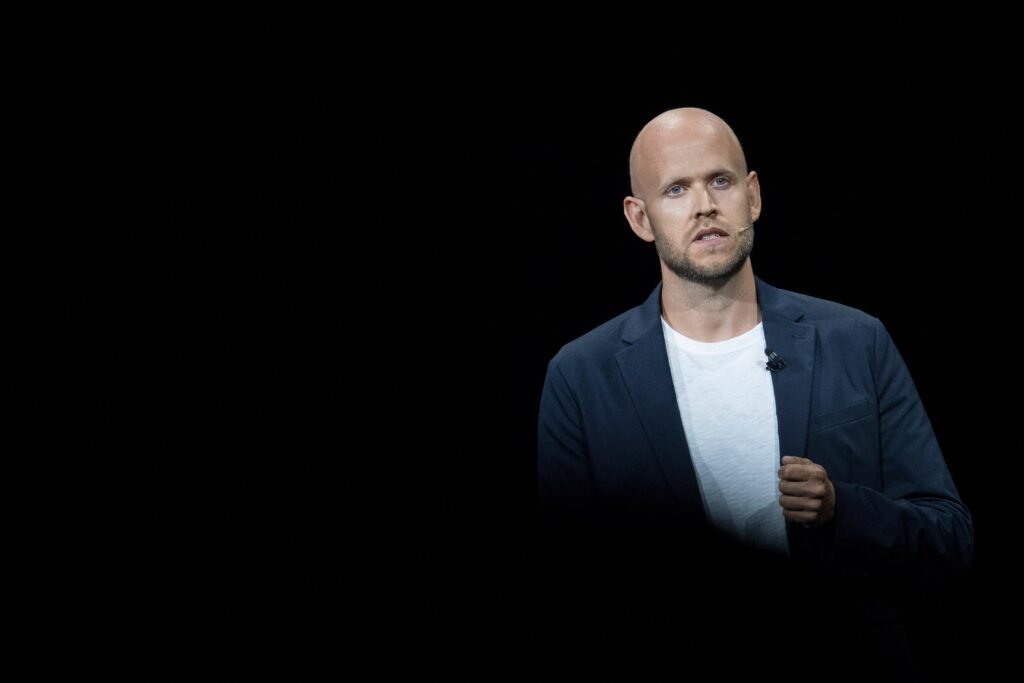 El fundador de Spotify invierte 600 millones de euros en drones militares porque “es lo correcto para Europa”